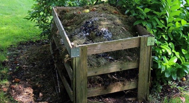 Home composter with raw materials