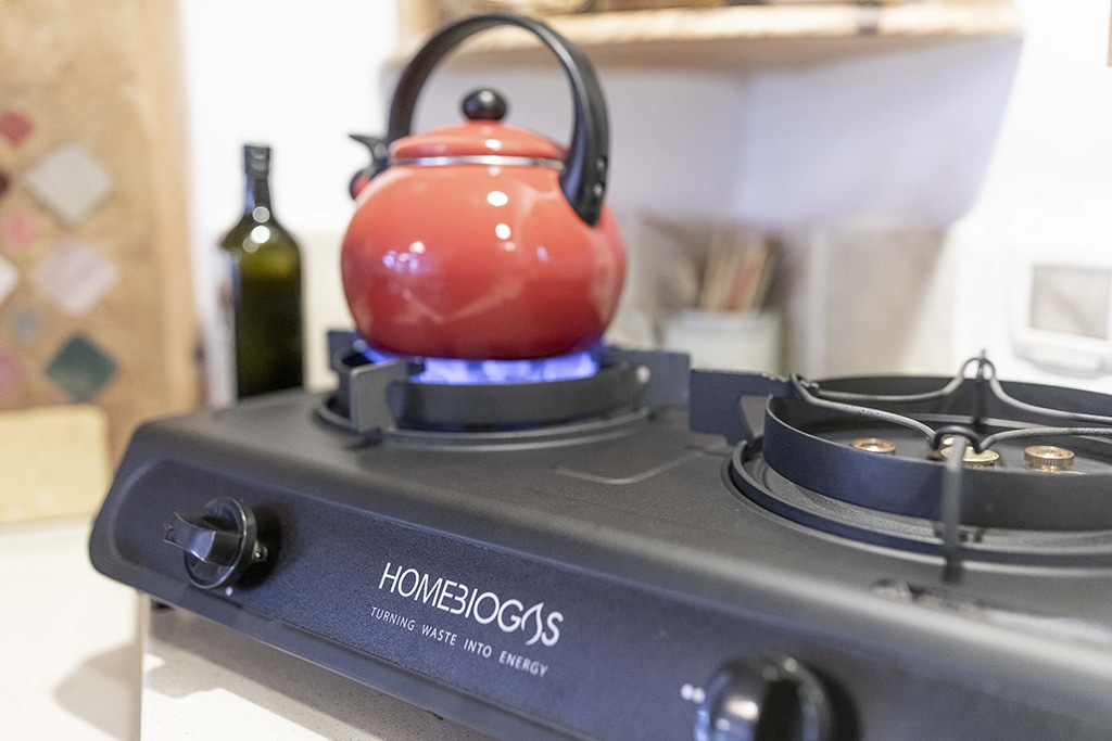 Cooking on renewable energy with the HomeBiogas countertop stove